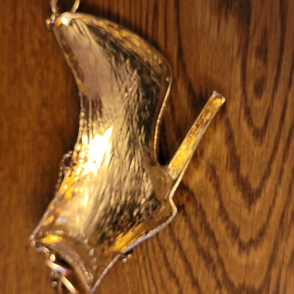 High Heel Shoe Necklace - Picture 5 of 5